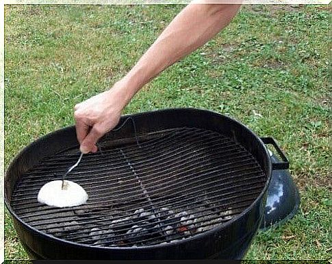 clean the grill