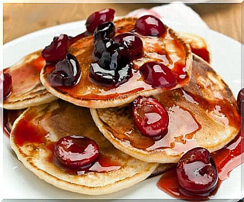 Apple pancakes with berries