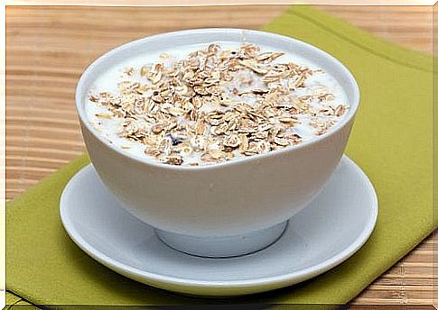 Can oatmeal help you sleep better?  5 reasons why oatmeal is excellent before bedtime