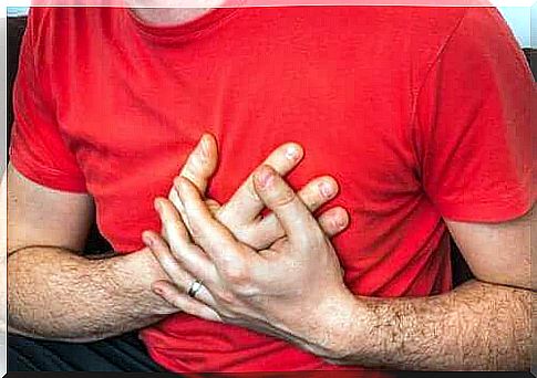 Causes of chest pain when coughing