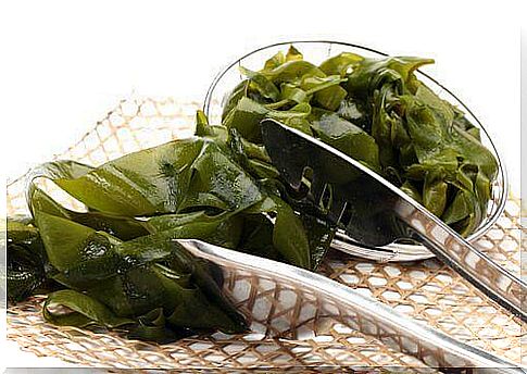 Natural treatment for thyroid problems with seaweed