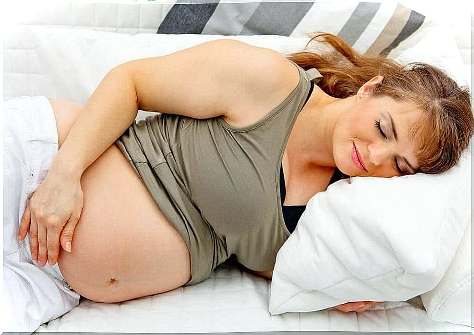 Sleeping on your side reduces the risk of fetal death